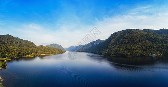 阿尔泰山脉Altai山Teletskoye湖空中观视蓝色边缘花园公园绿树卫生森林环境岩石保健背景