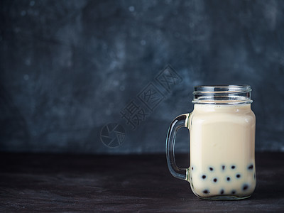 带塔皮欧卡的自制泡泡茶 复制空间派对柠檬食物果汁饮料珍珠牛奶玻璃茶点液体图片