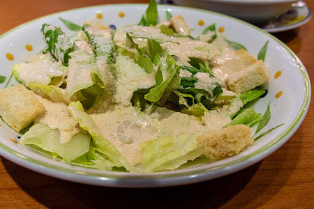 绿色叶色沙拉 配红薯条饮食午餐食物盘子营养面包块美食植物树叶蔬菜图片