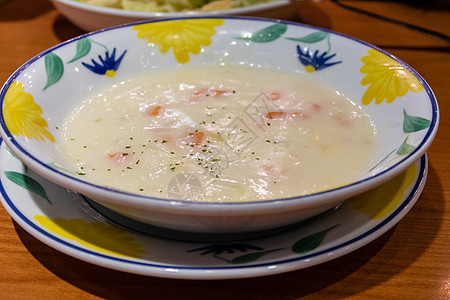 在一个碗里摇盘起动机土豆食物蔬菜白色奶油状黄色奶油午餐美食图片