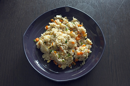 泰国菜 炒饭和螃蟹午餐盘子海鲜烹饪蟹肉食物食谱餐厅蔬菜黄瓜图片