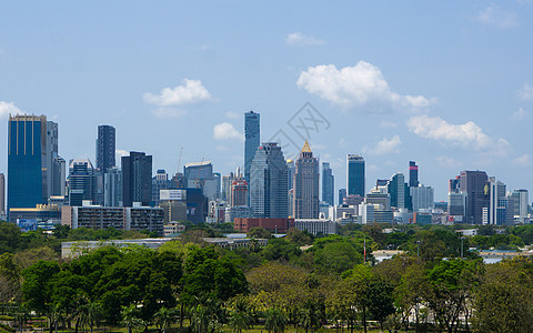 Bangkok城市和现代办公大楼及Airia v的花园建筑城市化阴影首都办公室市中心商业建筑学住宅天空图片