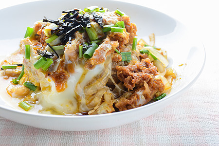 日本传统食物 丰松深炸猪肉切菜木头盖饭蔬菜烹饪大学油炸盘子午餐教师美食图片