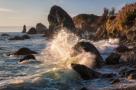 海滩的戏剧日落 彩色图像蓝色热带假期旅行海岸线棕榈场景海景天堂太阳图片