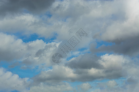 蓝色天空 云朵美丽阳光压痛自由天际地平线场景臭氧气象天气牧歌图片