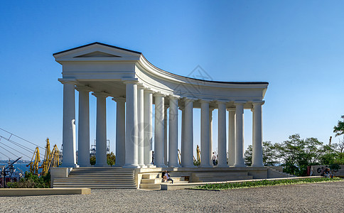 乌克兰敖德萨恢复后的科隆纳德晴天街道房子建筑历史风格楼梯公爵雕塑建筑学图片