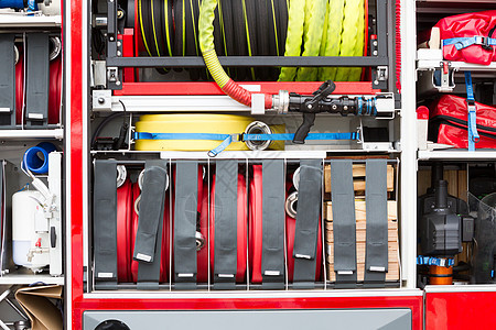 消防车设备封闭部门排水情况消防队消防连接器装备齿轮消防员危险图片