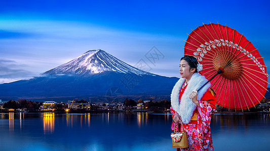 在日本川口湖藤山富士山 穿着日本传统和服的亚洲女人婚姻旅游派对女性蓝色艺妓古董游客裙子文化图片