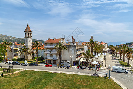 克罗地亚Trogir 视图遗产城市教会游客建筑蓝色历史性建筑学房子旅游图片