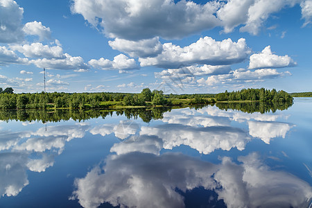 俄罗斯维格河的风景天空对称性森林蓝色巡航镜子绿色支撑旅行季节图片