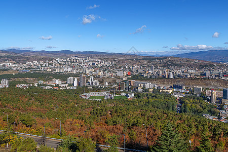 格鲁吉亚第比利斯 新地区前景图建筑学景观全景城市森林建筑晴天天空公园蓝色图片