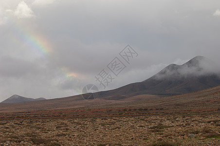 彩虹首脑薄雾平原坐骑山峰岛屿场景迷雾顶峰爬坡图片