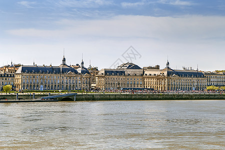 法国波尔多市中心视图历史房子地标天空旅行建筑学石头建筑旅游城市图片