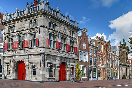 荷兰Haarlem街历史地标中心建筑旅游景观街道房子历史性建筑学图片