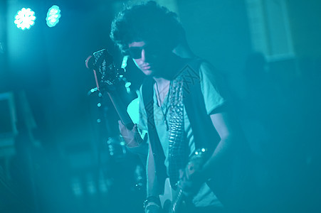 摇滚夜间表演  7岩石男人乐器展示派对低音演员金属星星吉他手图片