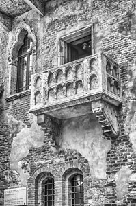意大利维罗纳著名的罗密欧和朱丽叶阳台文学石头戏剧爱情故事建筑学旅行窗户房子吸引力历史图片