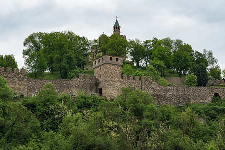 Tsarevets堡垒和大教堂的视野图片