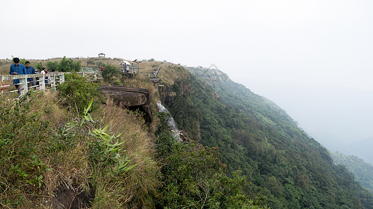 Wah Kaba 瀑布 Cherrapunji 印度梅加拉亚邦 2019 年 5 月Wakaba 是一个层叠的瀑布 从陡峭的岩壁图片