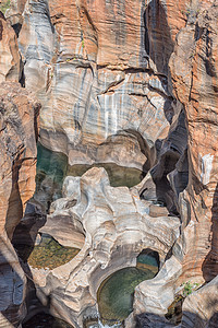 Treur河中布库勒福水坑的景象晴天旅行旅游坑洞农村岩石峡谷悬崖乡村风景图片