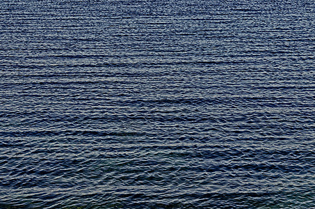 黑海Nessebar镇水与反射的有趣自然背景 引人注意游客太阳远足季节蓝色旅游微光海浪农村晴天图片