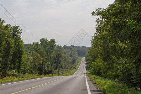带车的风景乡村公路图片