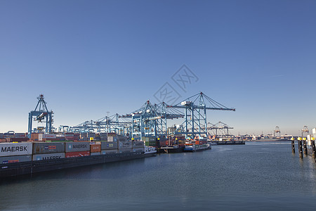 鹿特丹港集装箱集装箱码头贸易后勤起重机卸载商业海洋进口货运加载堆场背景图片