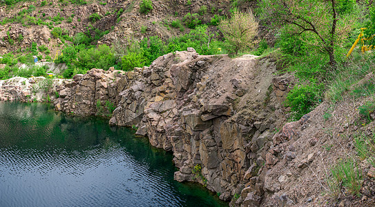 乌克兰米吉亚的拉贡湖旅行花岗岩石头生态公园冒险清水地标池塘岩石图片
