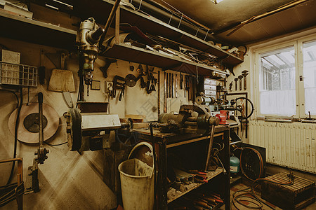 家庭家政工作间木头硬件钻头锤子乐器工作台扳手建造木匠盒子图片