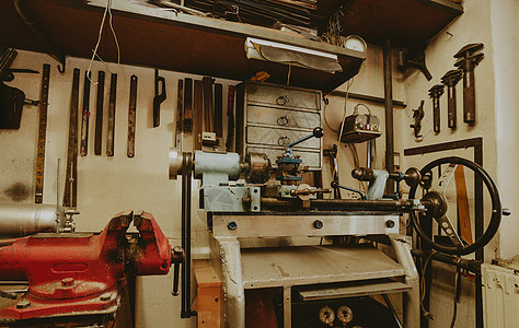 家庭家政工作间职业店铺木头木匠金属螺丝刀成套乐器锤子钻头图片