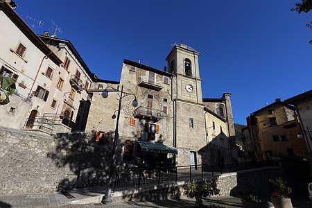 意大利2019年10月12日 Abruzzese镇Scanno国家观光全景山脉村庄历史性天空木头旅游街道图片