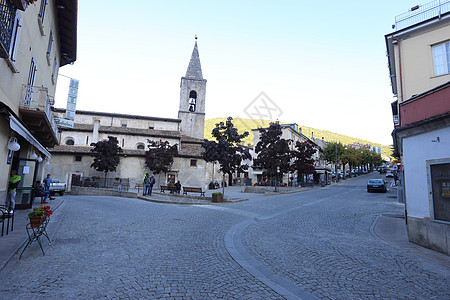 意大利2019年10月12日 Abruzzese镇Scanno村庄街道山脉天空观光假期建筑学全景旅游历史性图片