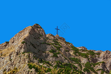 布塞吉山的卡拉曼峰顶峰山坡十字山脊高地山脉石质英雄悬崖爬坡图片