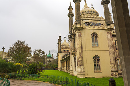 英国布赖顿的皇家王室传说建筑建筑学天空旅游草地历史异国情调地标城堡图片