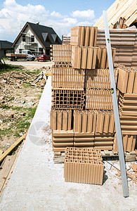 建造新住房财产房屋蓝色建筑销售黑色建筑学白色天空家庭图片