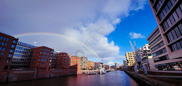 汉堡运河上空美丽的彩虹图片