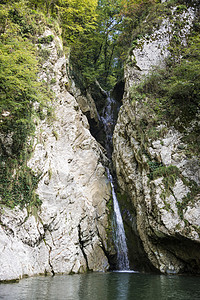 俄罗斯索契附近的阿古尔峡谷瀑布分支机构国家水池木头山脉森林岩石峡谷旅行巨石图片