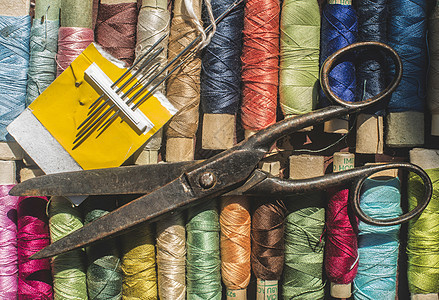 缝线和剪剪刀纺织品按钮棉布磁带筒管木头剪刀裁缝针线活织物图片