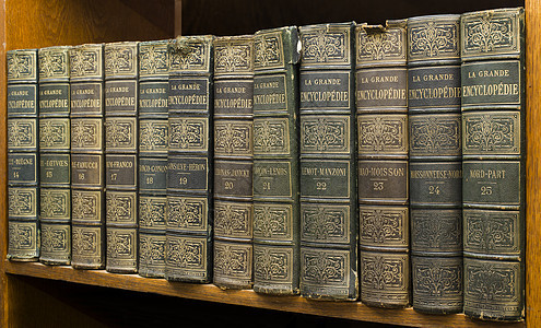 架架上的旧书档案法律书架书店收藏全书大学学校学习历史性图片