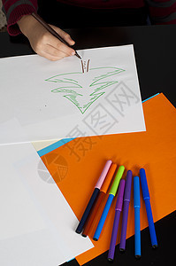 带标记的男孩绘图素描写作知识学校童年初中作业乐趣孩子画家图片