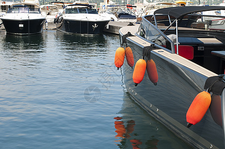 在圣特洛佩斯建造的游艇汽艇港口旅行船只奢华海岸巡航日落码头蓝色图片