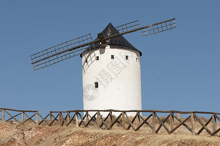 白色古老风车旅行环境力量天空建筑学文化遗产蓝色历史木头图片