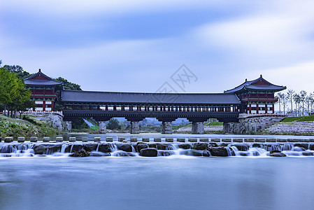 上午1 南韩庆州Woljeonggyo桥橙子旅游旅行反射寺庙天空日落城市池塘日出图片