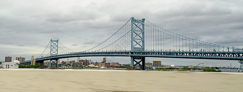 美国宾夕法尼亚州费城本杰明·富兰克林大桥图片