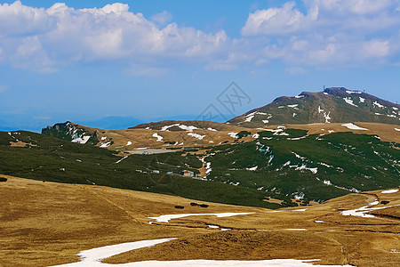 仙寓山布塞吉山南喀尔法提人岩石悬崖顶峰石质高地山脉英雄山坡十字爬坡背景