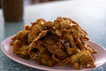 软壳螃蟹炸 大蒜在餐厅里盘子上午餐美食油炸饮食海鲜沙拉食物菜单味道图片