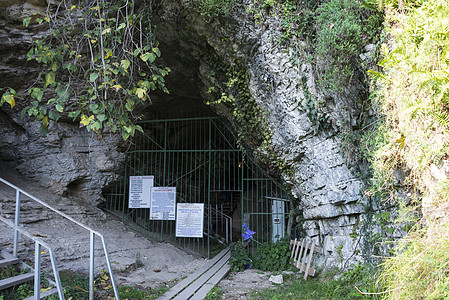 洞穴是俄罗斯索契市附近一个里程碑 2019年10月27日山脉遗址走廊旅行旅游石头地质学游客古人考古学图片