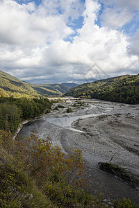 俄罗斯索契附近Shahe河和高加索山脉 2019年11月2日乡村地标国家天空山麓山脉森林海岸旅行地区图片