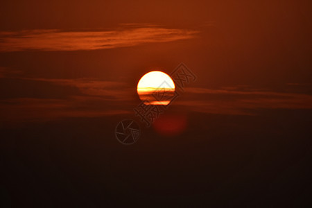 太阳升起的美丽反射橙子阳光旅行爬坡王国日落建筑学村庄风景图片