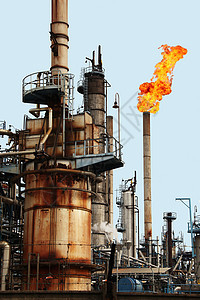 炼油厂汽油烟囱精制活力化学品工业生产石油工厂燃料图片