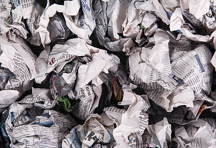 折叠成背景的报纸通讯废料打印垃圾新闻业概念杂志回收图片